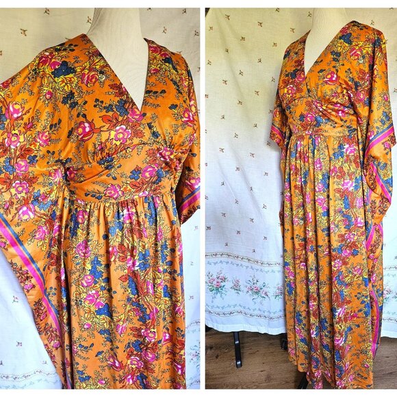 Size S to M Vintage 1970s Fitted Caftan Dress - Picture 1 of 15